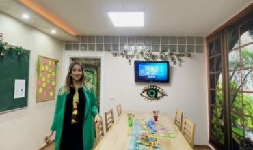 Komunikimi pozitiv gjatë procesit të krijimit me fëmijët: Udhëzues praktik për mësuesit dhe prindërit