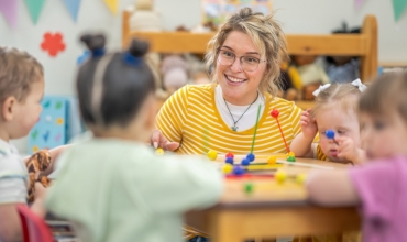 M&euml;suesi ndihm&euml;s: mes domosdoshm&euml;ris&euml; dhe paradokseve