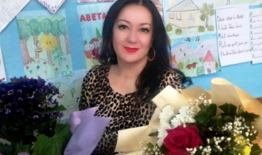 Dy tema t&euml; gatshme n&euml; PowerPoint p&euml;r mbledhjet me prind&euml;rit nga m&euml;suesja Ornela Bazelli 