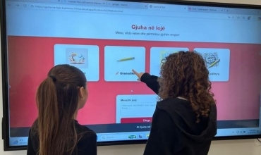 &ldquo;M&euml;sojm&euml; gjuh&euml;n shqipe p&euml;rmes loj&euml;s digjitale&rdquo;, nx&euml;n&euml;sit e &ldquo;Kushtrimi i Liris&euml;&rdquo; krijojn&euml; nj&euml; kuiz digjital edukativ