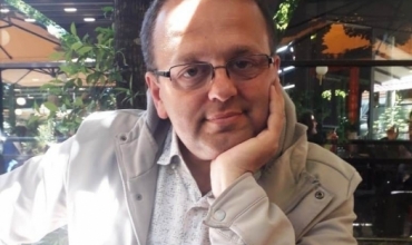 Evans Drishti: Zoti prind! F&euml;mija &euml;sht&euml; i yti, jo i shkoll&euml;s!