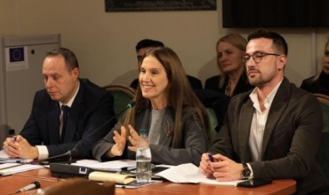 MA: P&euml;rdit&euml;simi i kurrikulave, nis zbatimi i korniz&euml;s s&euml; re nga shtatori 2026