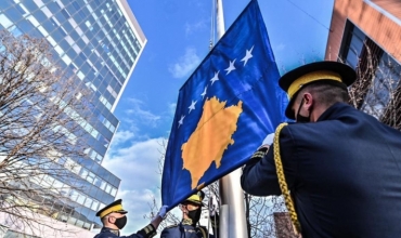 18 vjetori i Pavar&euml;sis&euml; s&euml; Kosov&euml;s, nga ngritja e flamurit te seanca solemne!