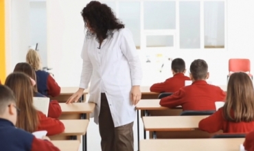 VANAF 2026 zhvillohet m&euml; 21 maj, publikohet udh&euml;zimi me detajet p&euml;r klasat e pesta