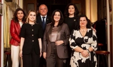 Promovohet n&euml; Athin&euml; p&euml;rkthimi n&euml; greqisht i romanit "Lindur s&euml; prapthi" i autores Rita Petro