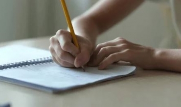 &ldquo;Poni im i vog&euml;l&rdquo;, lexoni p&euml;rrall&euml;n e krijuar nga Denida