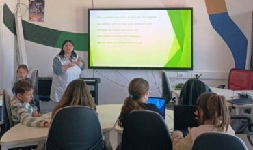 &ldquo;Parafjala&rdquo;, or&euml; n&euml; Smart Lab, gjuh&euml; shqipe 5, p&euml;rgatiti m&euml;suesja Nora Noga