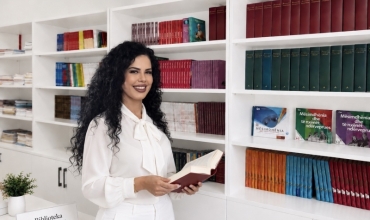 Liri Jollja: Kur libri b&euml;het dritare