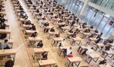Nis sot Matura Shtet&euml;rore 2026, Kumbaro maturant&euml;ve: Suksesi do t&euml; jet&euml; me ju!